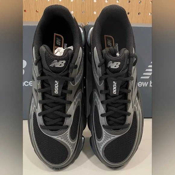 Men's Size 10 New Balance Abzorb 2000 Black/Gray